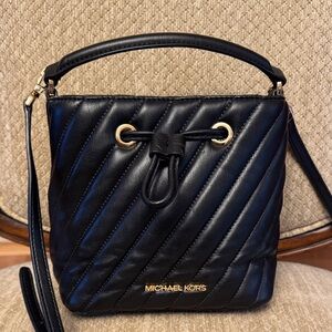 Michael Kors Black Quilted Shoulder Bag. Condition: Excellent.
